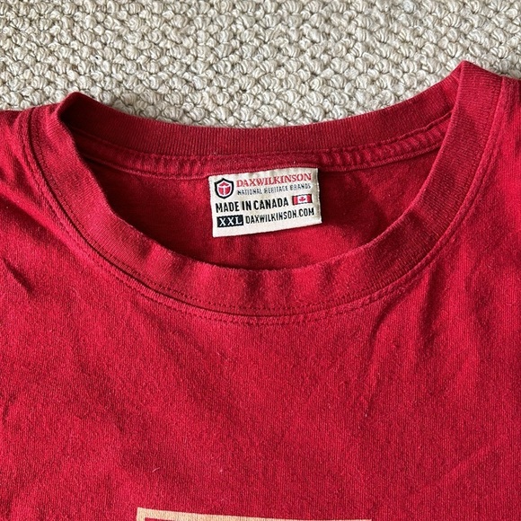 Red Canada shirt​​ - Picture 4 of 6